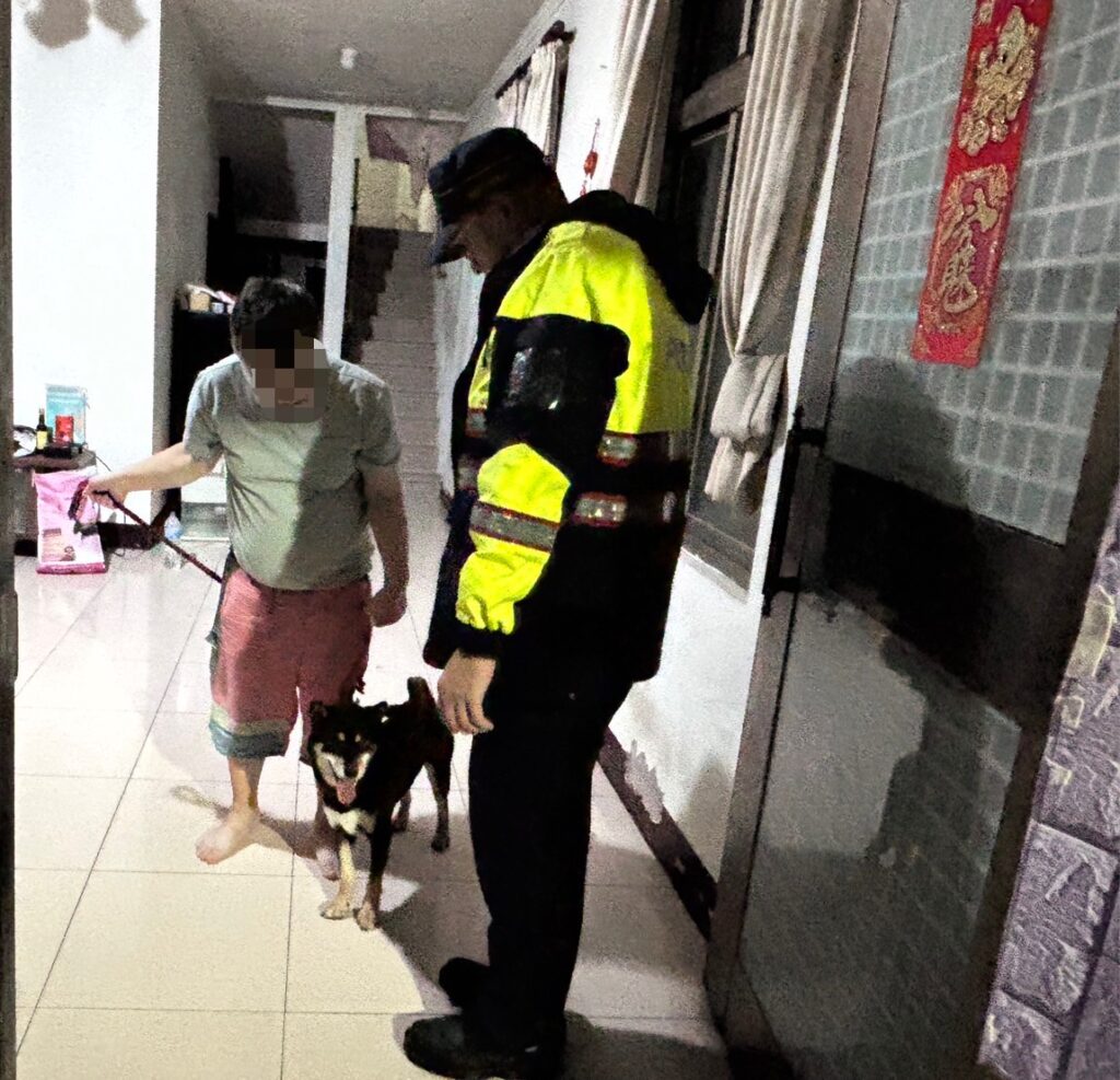 萌犬黑柴走失街頭　基二警熱心助平安返家