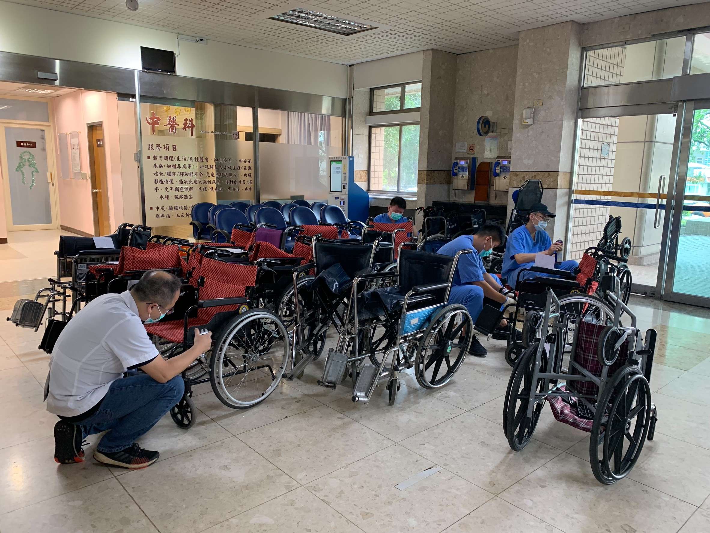 榮民輔具巡迴維修北榮桃園醫院登場 確保使用安全與便利 26