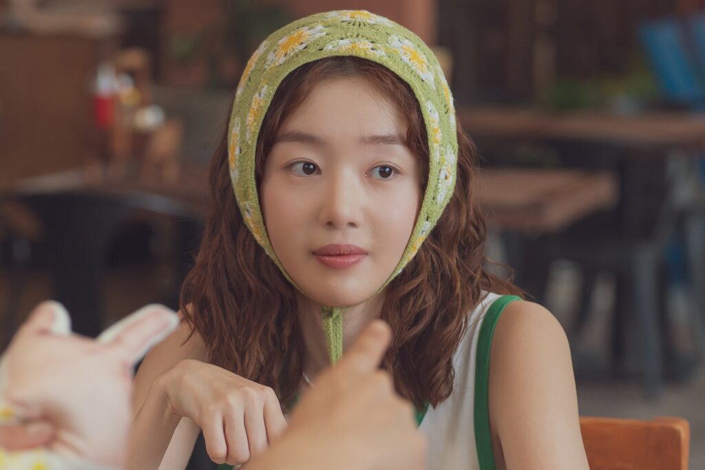 圖:【放飛旅行團】劇照_以【酒鬼都市女人們】圈粉無數的韓善化,成為本片最強笑點與暖心擔當/照片提供:采昌國際多媒體