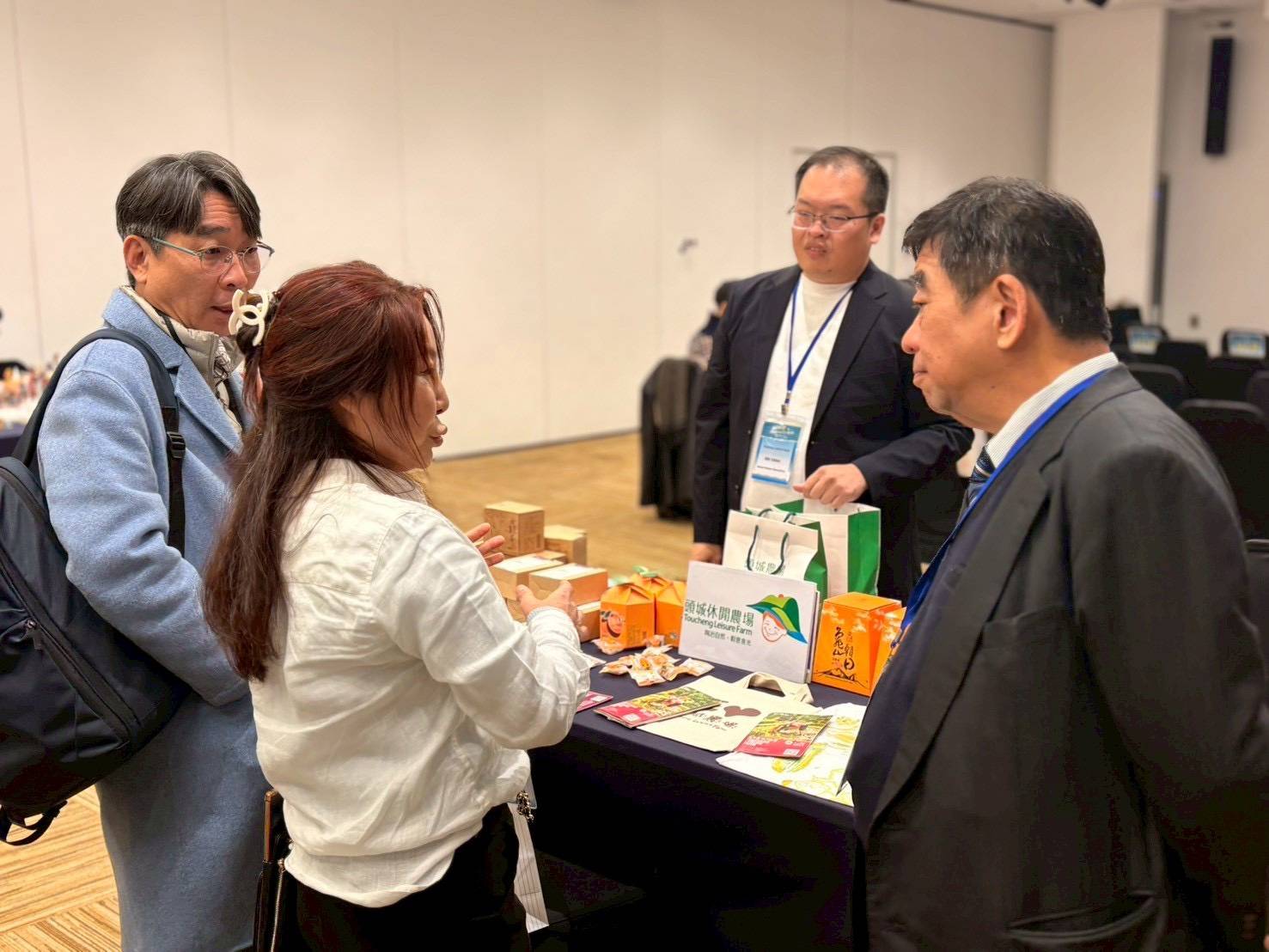 宜蘭旅遊產品發表暨韓國城市交流會現場交流氣氛熱絡，與會貴賓共同見證宜蘭拓展韓國旅遊市場的重要時刻。圖/宜蘭縣政府提供