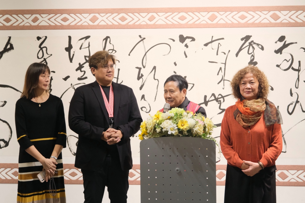 官網-謝石鴻謝亞傑左二及左三父子書畫聯展今6日舉行開幕式_Fotor - 報新聞 Mega News