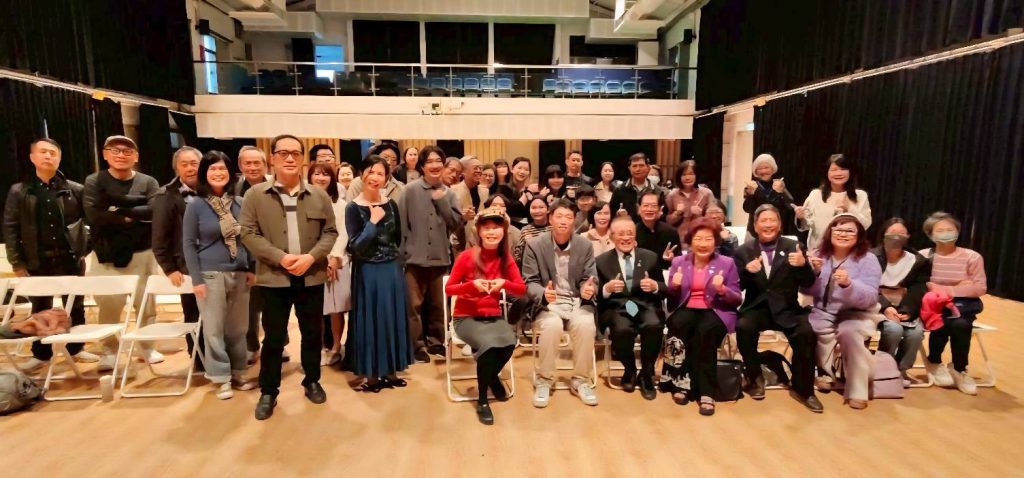 演完與現場貴賓大合照 - 報新聞 Mega News