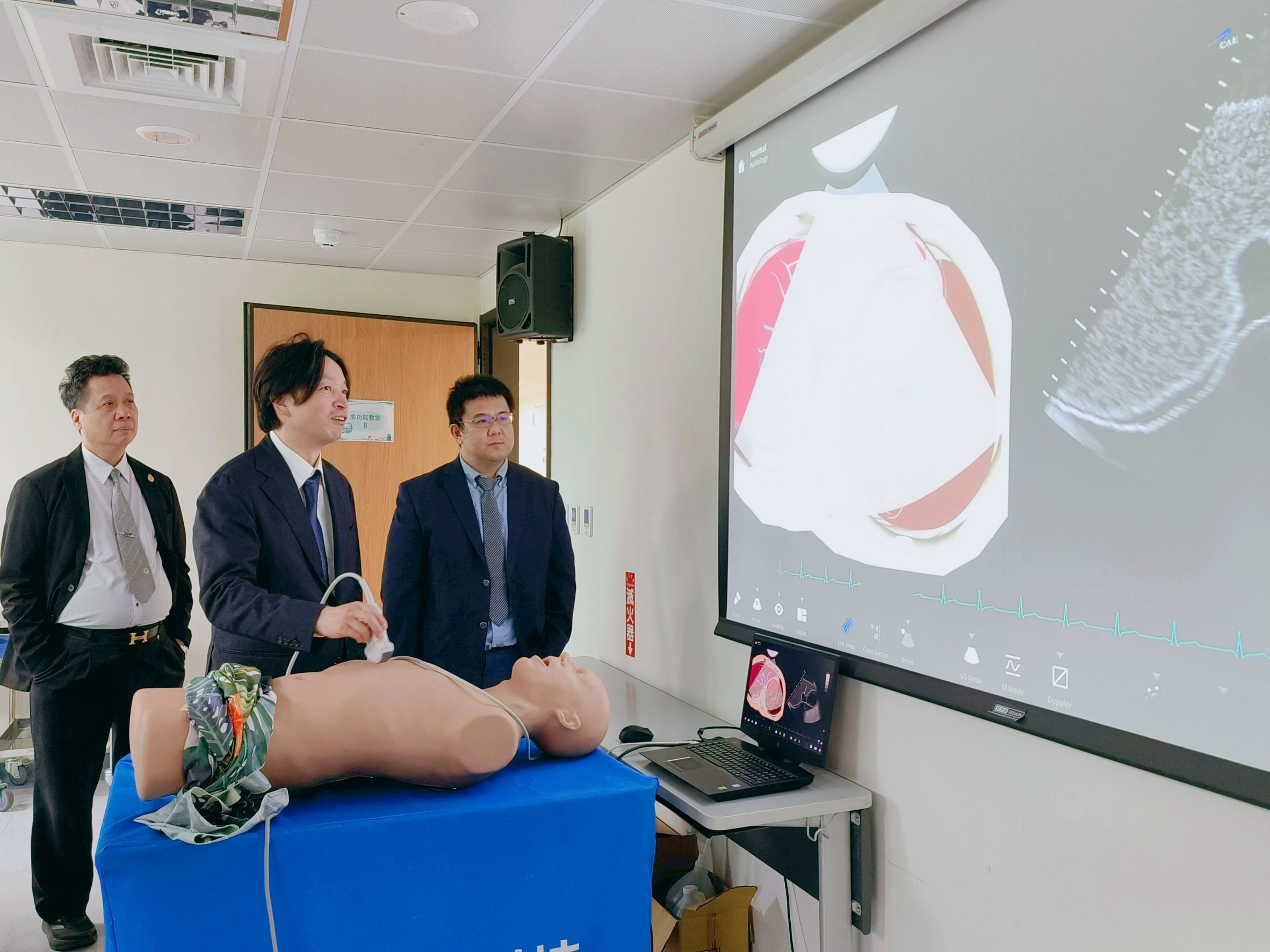 04-02 富山大學參觀中山醫大醫學模擬教學暨臨床技能訓練中心體驗教學設備 - 報新聞 Mega News