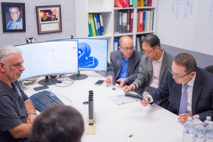 《圖說》侯友宜強調,「新北市不只有世界級的地標,更要有世界級的慶典」,將藉此次考察借鏡雪梨跨年煙火的豐富經驗,結合淡江大橋地標特色,全面提升新北活動的技術水準與國際能見度。〈新聞局提供〉