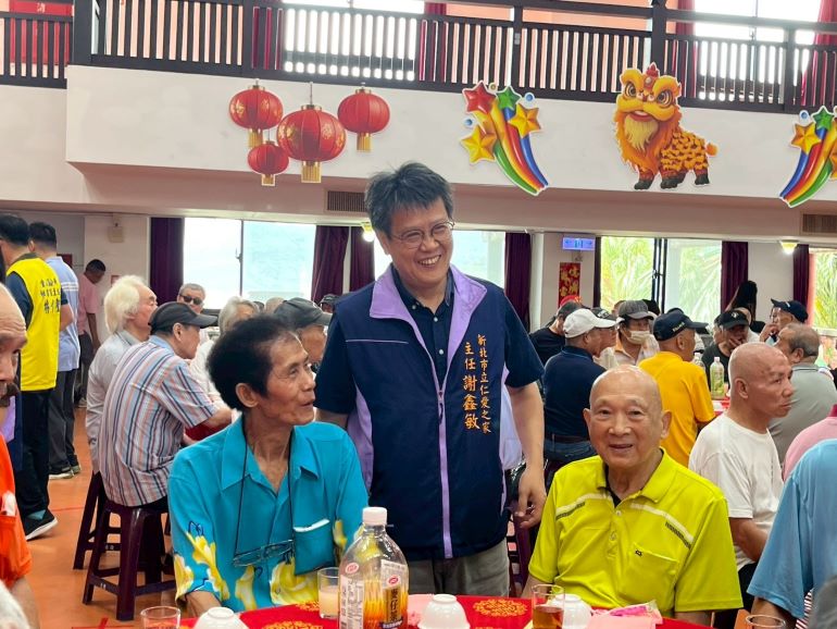 《圖說》仁家主任謝鑫敏(中)表示端午節是重要的傳統節日,院方特別規劃一連串「端午節系列」活動。〈社會局提供〉
