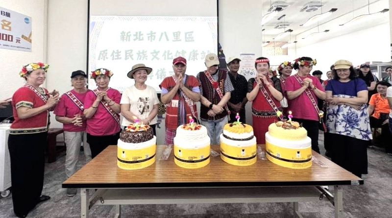 《圖說》美食分享會，在一桌熱騰騰的飯菜中，找回熟悉的家鄉味，也凝聚彼此情感。〈原民局提供〉